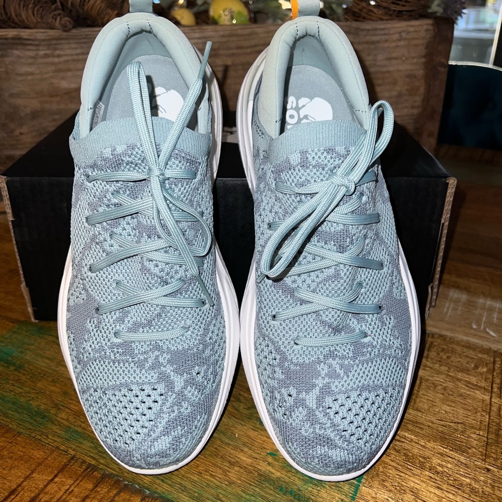 Sorel Explorer Blitz blue sneakers. Size 7.5. Brand new in box. - Picture 6 of 12